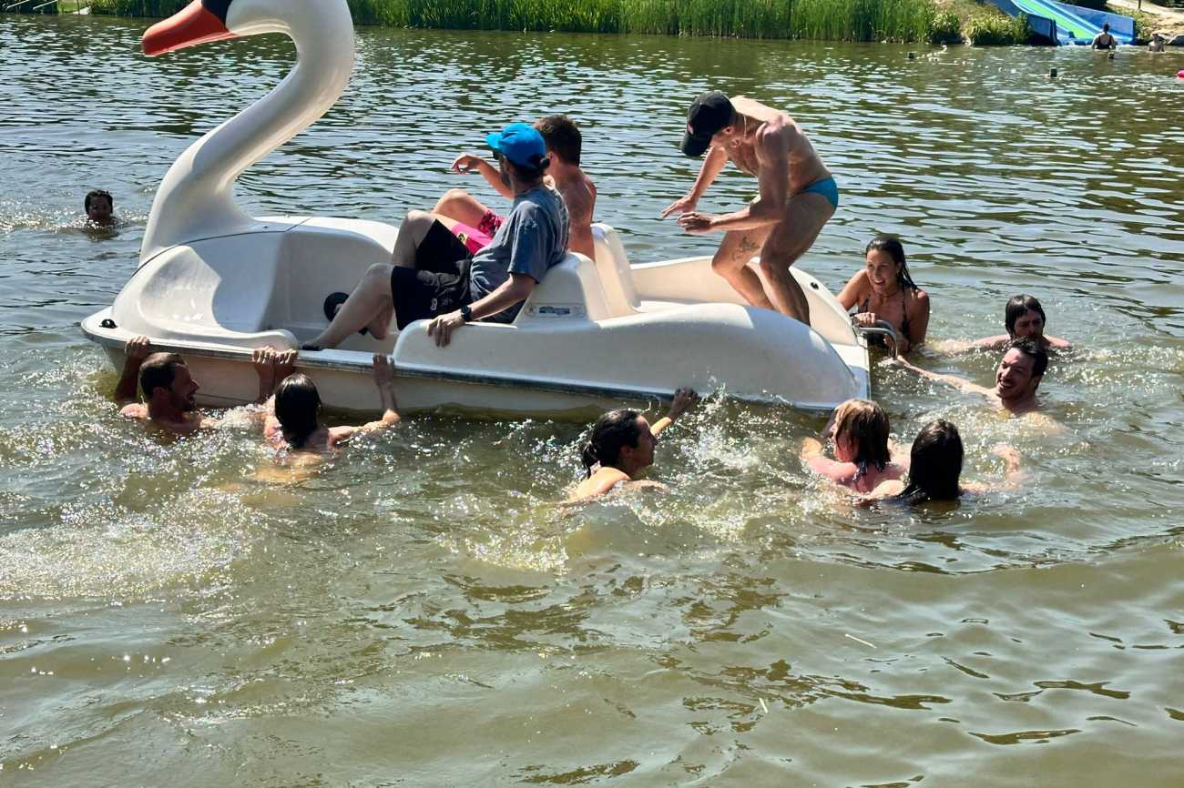 Tretbootschwan mit Studis