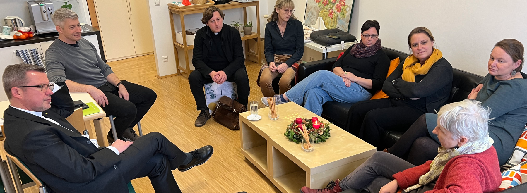 Personengruppe mit Weihbischof